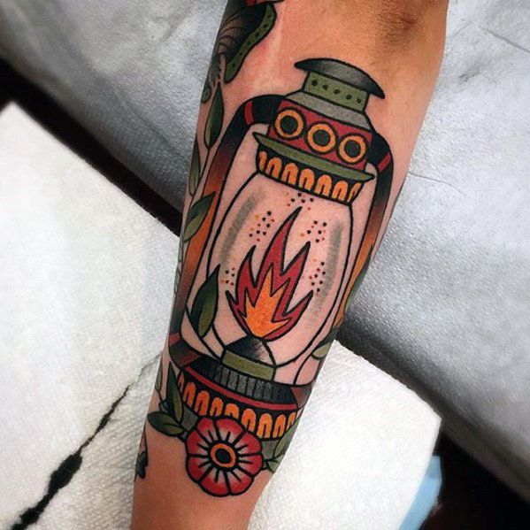 tatuaje tradicional americano lámpara de gas tatuaje