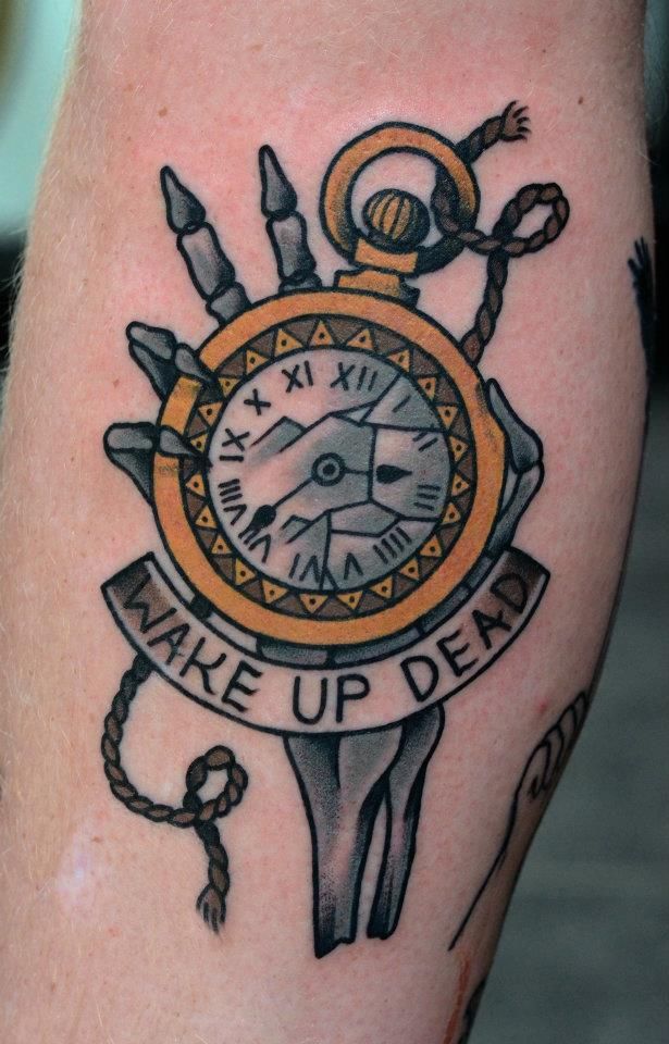 tatuaje tradicional americano tatuaje de reloj