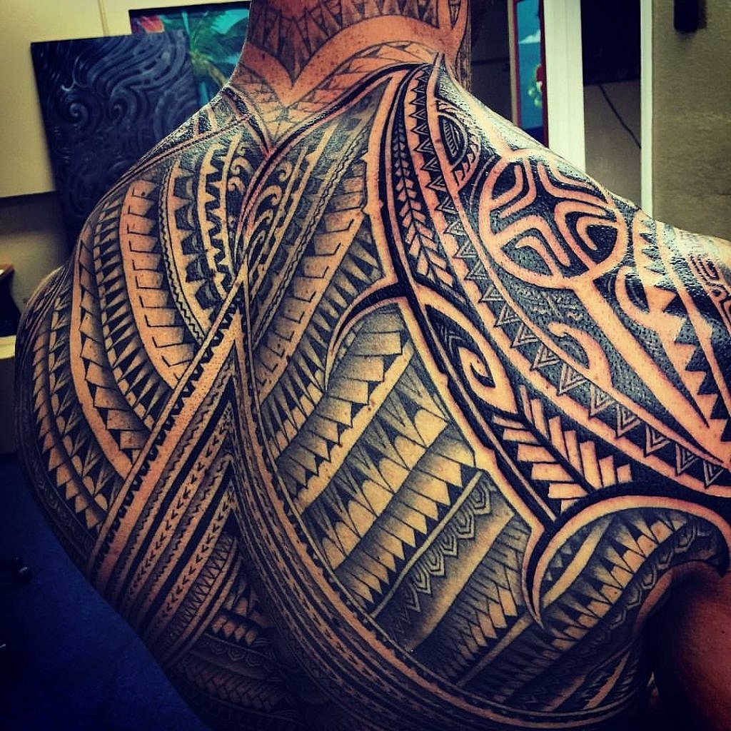   tatuaje polinesio tradicional tatuaje de espalda completa
