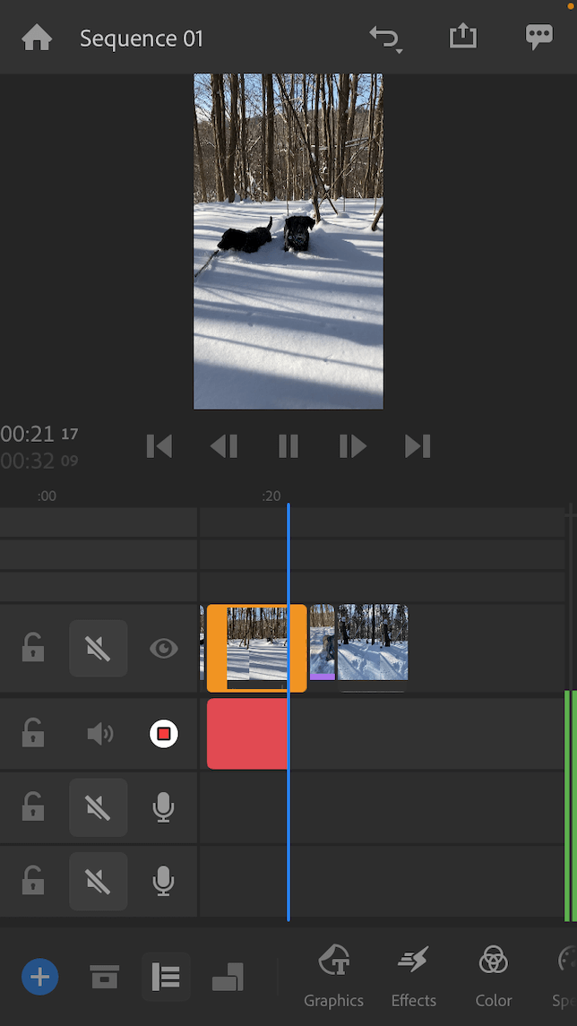 Una captura de pantalla que muestra la línea de tiempo de edición en Adobe Premiere Rush