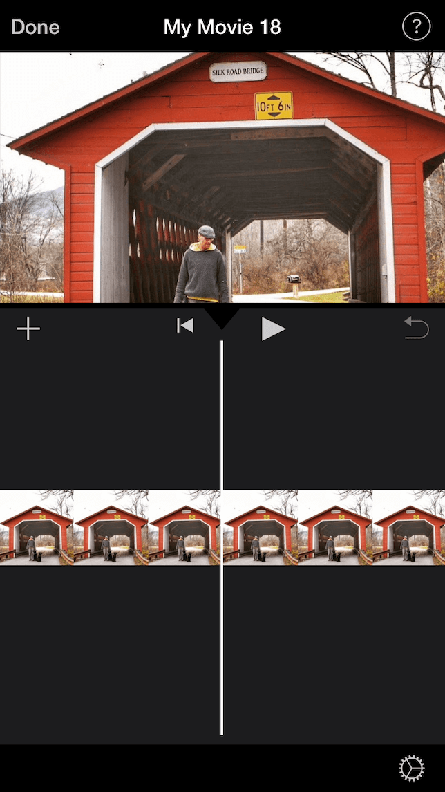 Una captura de pantalla que muestra cómo fusionar clips de video usando iMovie
