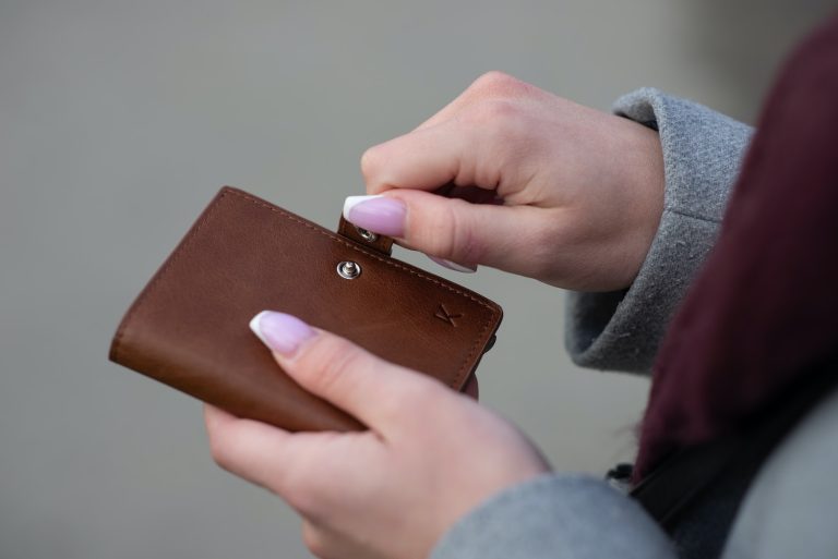 Más allá de la banca: cómo las aplicaciones de billetera móvil están cerrando la brecha de inclusión financiera